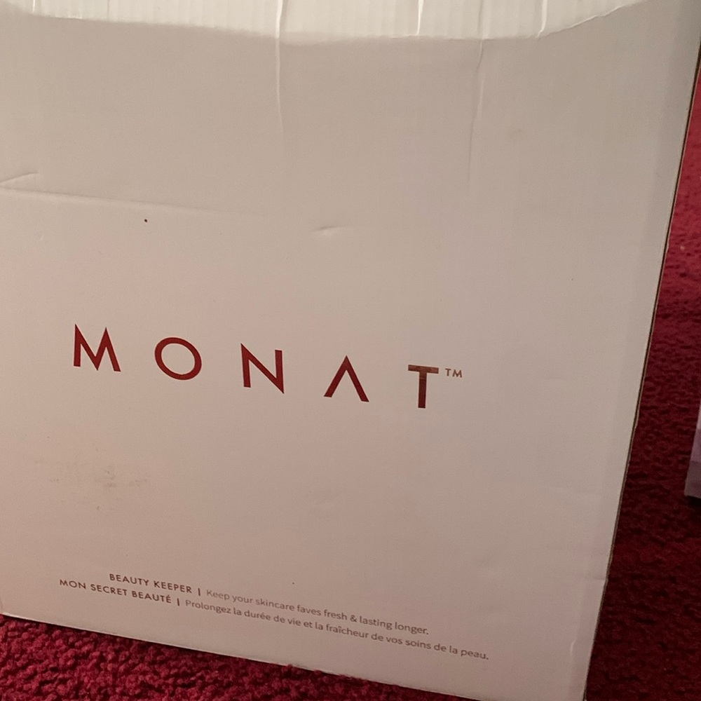 Monat mini fridge